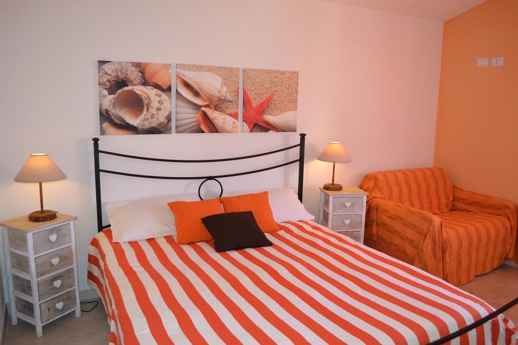 Apartments Mimose Badesi Luaran gambar