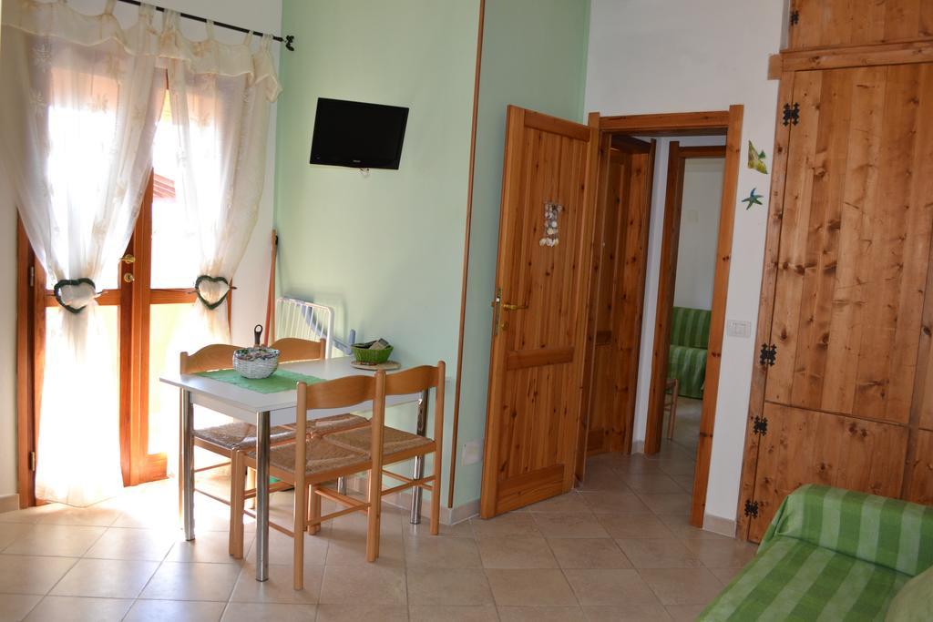 Apartments Mimose Badesi Luaran gambar