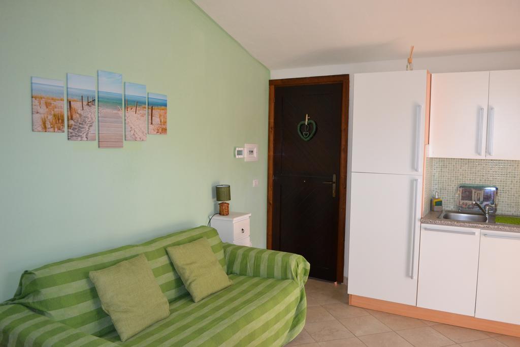 Apartments Mimose Badesi Luaran gambar
