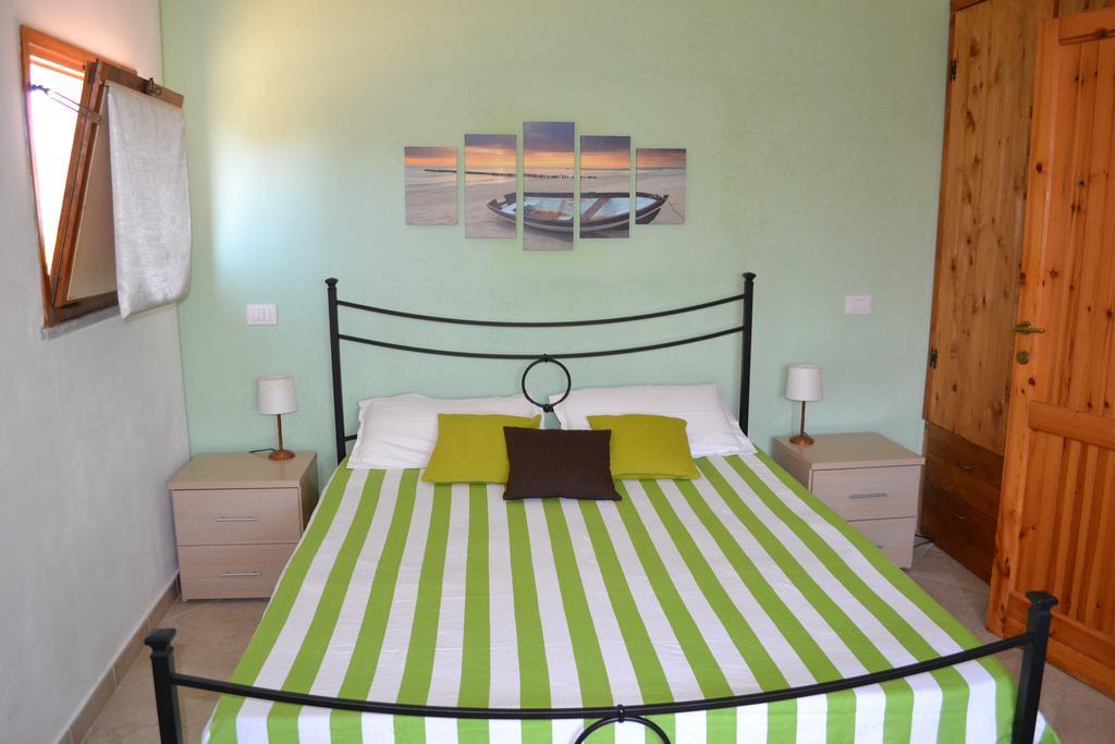 Apartments Mimose Badesi Luaran gambar