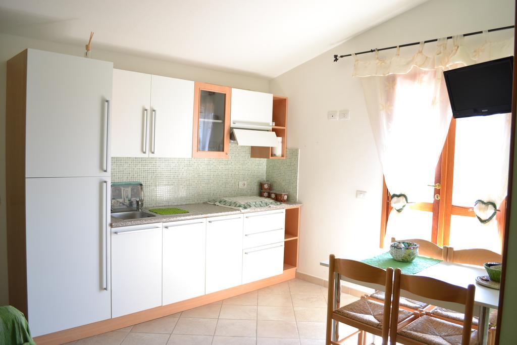 Apartments Mimose Badesi Luaran gambar